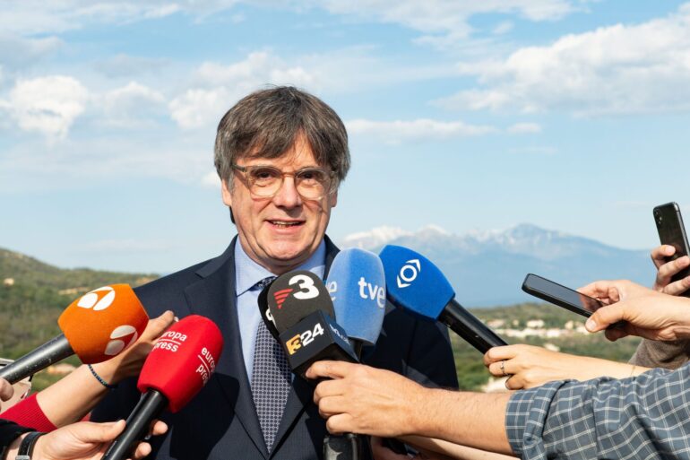 Kataloniens Separatistenführer Carles Puigdemont riskiert bei seiner angekündigten Rückkehr aus dem Exil nach Spanien die Festnahme.