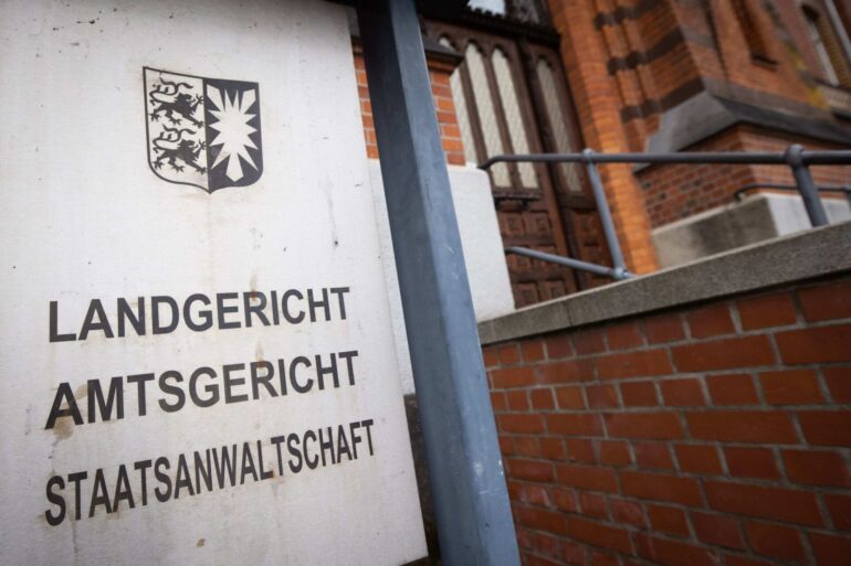 Die Staatsanwaltschaft in Flensburg ermittelt wegen Drohnenüberflügen in Brunsbüttel. (Archivbild)