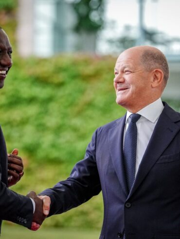 Der Kanzler und Kenias Präsident wollen gemeinsam die Migration besser steuern.