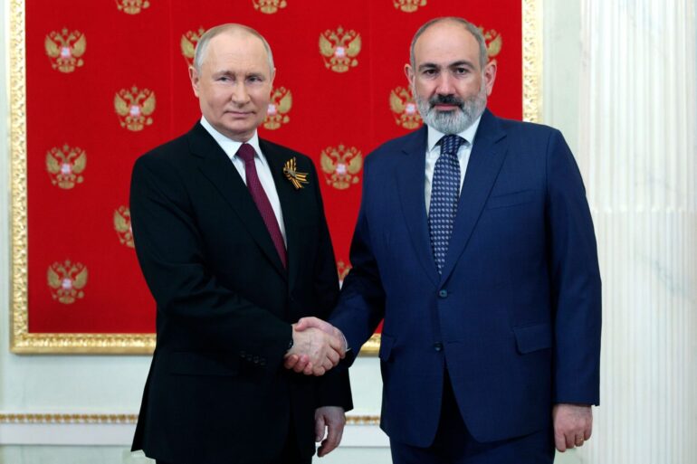 Zwischen dem armenischen Regierungschef Paschinjan und Kremlchef Putin herrscht ein distanziertes Verhältnis. (Archivbild)