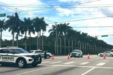 Nach den Schüssen in der Nähe von Trump hat die Polizei einen Verdächtigen festgenommen.