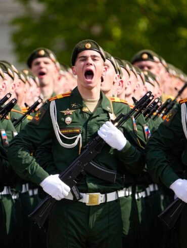Russland will die Zahl seiner Soldaten noch einmal deutlich erhöhen. (Archivbild)