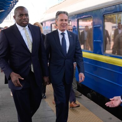 US-Außenminister Antony Blinken und der britische Außenminister David Lammy sind zu Gesprächen in die ukrainische Hauptstadt Kiew gereist.