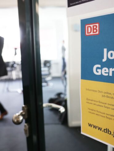 Die Integration von Ukrainerinnen und Ukrainern auf dem deutschen Arbeitsmarkt scheint in die Gänge zu kommen (Archivbild).
