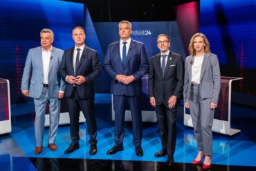 Vizekanzler Werner Kogler (l-r), SPÖ-Chef Andreas Babler, Bundeskanzler Karl Nehammer, FPÖ-Chef Herbert Kickl und Neos-Chefin Beate Meinl-Reisinger.