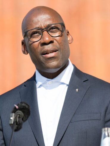 Am Wohnhaus des Berliner Kultursenators Joe Chialo (CDU) ist ein Farbanschlag verübt worden. (Archivbild)