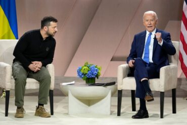 Selenskyj will bei US-Präsident Biden einmal mehr unter anderem die Freigabe von reichweitenstarken Waffen für Angriffe auf militärische Ziele weit in russischem Hinterland erhalten. (Archivbild)