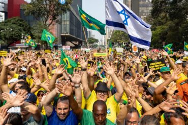 Anhänger des rechten Ex-Präsidenten Bolsonaro zogen zu Tausenden auf die Straße.