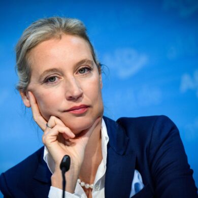 AfD-Chefin Alice Weidel freut sich zwar über den Stimmenzuwachs ihrer Partei bei der Landtagswahl in Brandenburg. Dass eine Regierungsbeteiligung dennoch für die AfD bisher in keinem Bundesland in Sicht ist - anders als für das BSW - sorgt in der AfD-Spitze allerdings nicht für gute Laune.