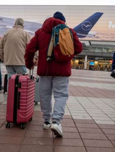 Studie: Viele Menschen mit Migrationshintergrund denken angesichts des AfD-Aufstiegs über Auswanderung aus Deutschland nach. (Archivbild)