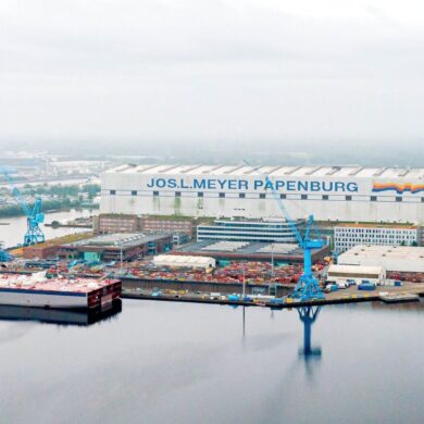 Die Meyer Werft in Papenburg steckt in der größten Krise ihrer mehr als 200-jährigen Geschichte. (Archivbild)