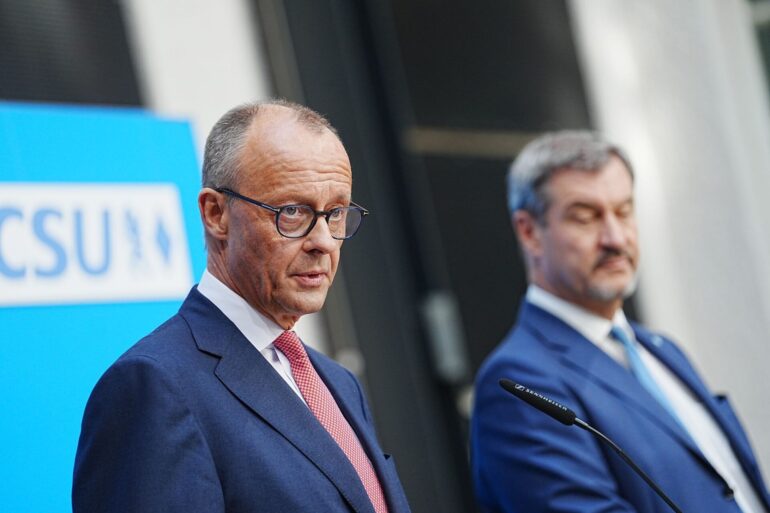 Die Parteivorsitzenden Friedrich Merz und Markus Söder haben sich über die Kanzlerkandidatur der Union geeinigt.