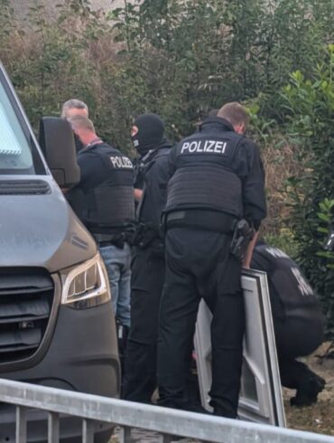 In fünf Bundesländern durchsuchte die Polizei Wohnungen.