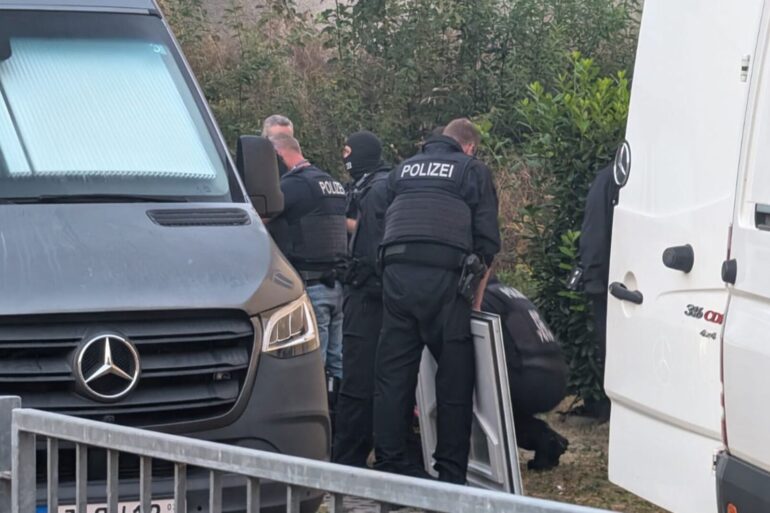 In fünf Bundesländern durchsuchte die Polizei Wohnungen.