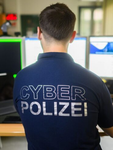 Gegen Hetze im digitalen Raum soll Opfern ein Vorgehen gegen anonyme Accounts ermöglicht werden.