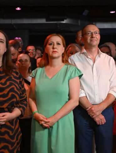 Betroffene Gesichter bei den Grünen: In Thüringen bleibt die Partei unter der 5-Prozent-Hürde, in Sachsen ist sie laut Hochrechnung nur knapp drüber.