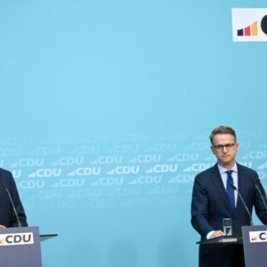 Die Führungsgremien von CDU und CSU haben die Kanzlerkandidatur von Merz einhellig bestätigt.