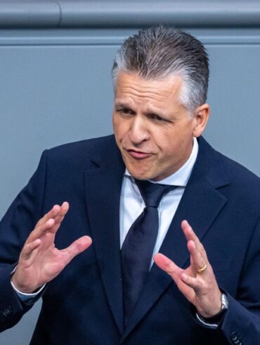 Der Parlamentarische Geschäftsführer der Unionsfraktion, Thorsten Frei (CDU), sagt, das von der Ampel-Koalition vorgelegte "Sicherheitspaket" sei nicht falsch.