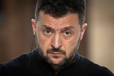 Der ukrainische Präsident Wolodymyr Selenskyj führt inmitten ständiger russischer Angriffe auch politische Gespräche in Kiew.