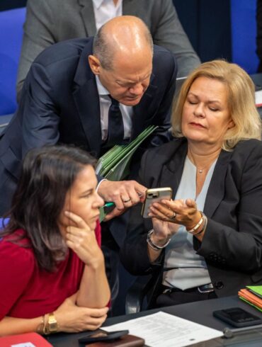 Sachverständige haben einige Änderungen an den Entwürfen für das sogenannte Sicherheitspaket vorgeschlagen. (Archivfoto)