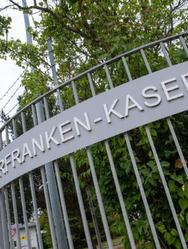 Ein 27 Jahre alter Syrer soll geplant haben, mit zwei Macheten möglichst viele Soldaten in der Innenstadt von Hof zu töten.