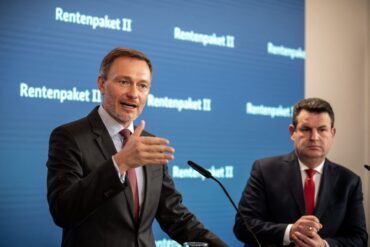 Finanzminister Lindner (l.) und Sozialminister Heil wollen die Altersvorsorge der Deutschen sichern.