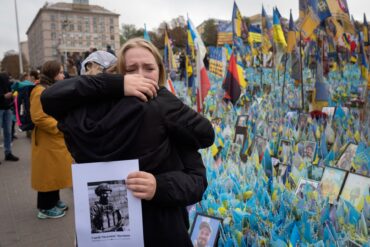 Die Ukraine trauert um ihre gefallenen Soldaten.