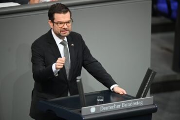 Bundesjustizminister Marco Buschmann (FDP) lobt die konstruktiven Verhandlungen von Ampel und Union zur geplanten Absicherung des Bundesverfassungsgerichts.