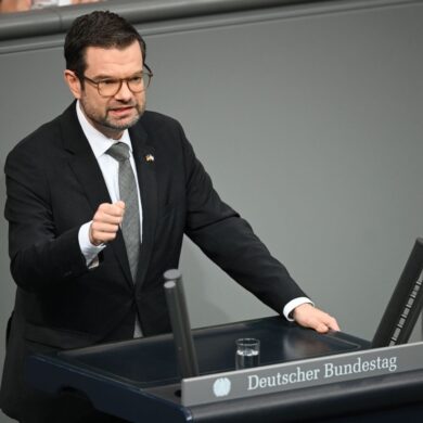 Bundesjustizminister Marco Buschmann (FDP) lobt die konstruktiven Verhandlungen von Ampel und Union zur geplanten Absicherung des Bundesverfassungsgerichts.