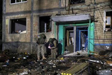 Russische Angriffe richten schwere Zerstörungen in Charkiw an. (Archivbild)