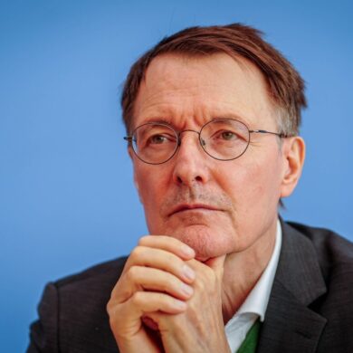 Gesundheitsminister Lauterbach will an der Organspende-Schwelle Hirntod festhalten.