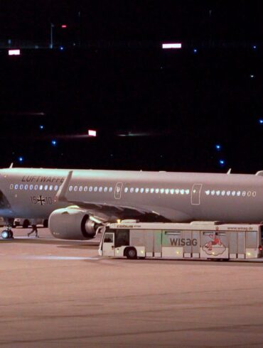 130 weitere deutsche Staatsangehörige konnten Beirut heute mit einem von der Bundesregierung organisierten Flug verlassen. Auf dem Airbus blieben Plätze frei.