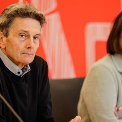 SPD-Fraktionschef Rolf Mützenich will Migranten stärker in den öffentlichen Dienst einbinden.