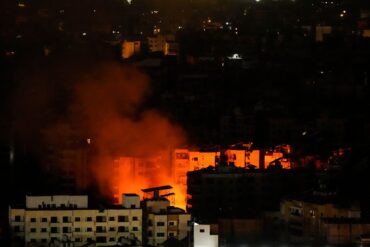 Bei israelischen Luftangriffen auf den Libanon sind nach offiziellen Angaben Dutzende Menschen getötet worden.