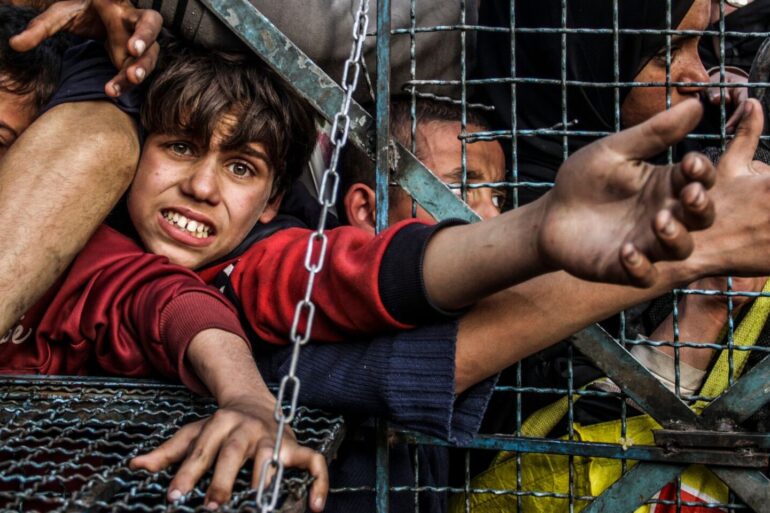 Nach Angaben des UN-Palästinenserhilfswerks UNRWA gelangen zurzeit fast keine Hilfslieferungen in den umkämpften Gazastreifen.