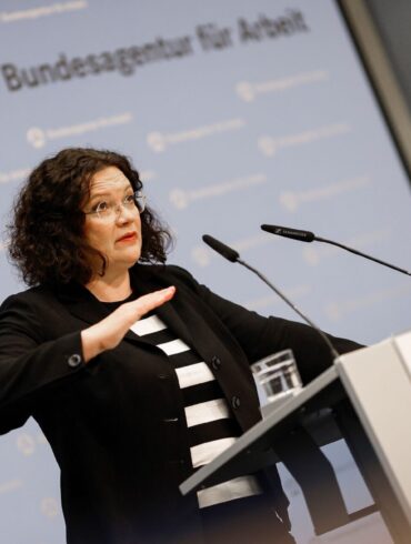Die Nachfrage nach Arbeitskräften in Deutschland bleibt auch im Oktober schwach.