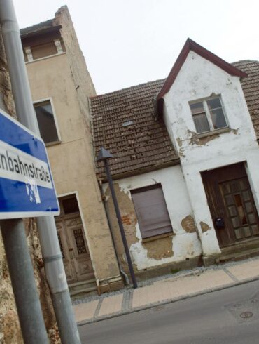 Noch immer wandern junge Menschen aus dem Osten ab