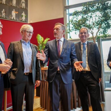 Kurz vor dem Industriegipfel im Kanzleramt hat die FDP-Fraktion sich mit Wirtschaftsverbänden getroffen.