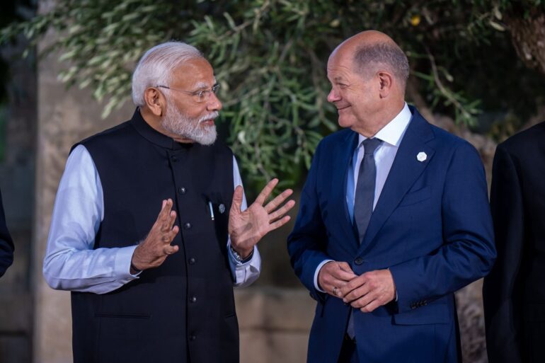Russland, Wirtschaft, Sicherheit: Das sind drei der wichtigsten Themen, über die sich Kanzler Scholz und der indische Regierungschef Modi am Freitag unterhalten werden.