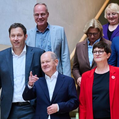 Die SPD stellt bei ihrer Vorstandsklausur erste Weichen für den Bundestagswahlkampf.