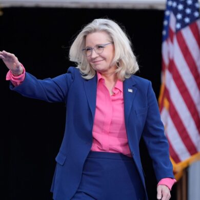 Cheney will Harris wählen.