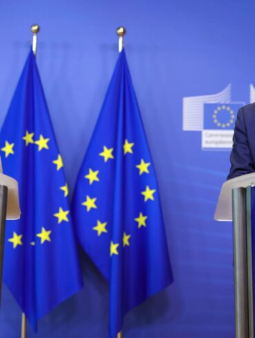 Freuen sich über die Nachrichten aus dem Nahen Osten: Ursula von der Leyen und Josep Borrell. (Archivbild)