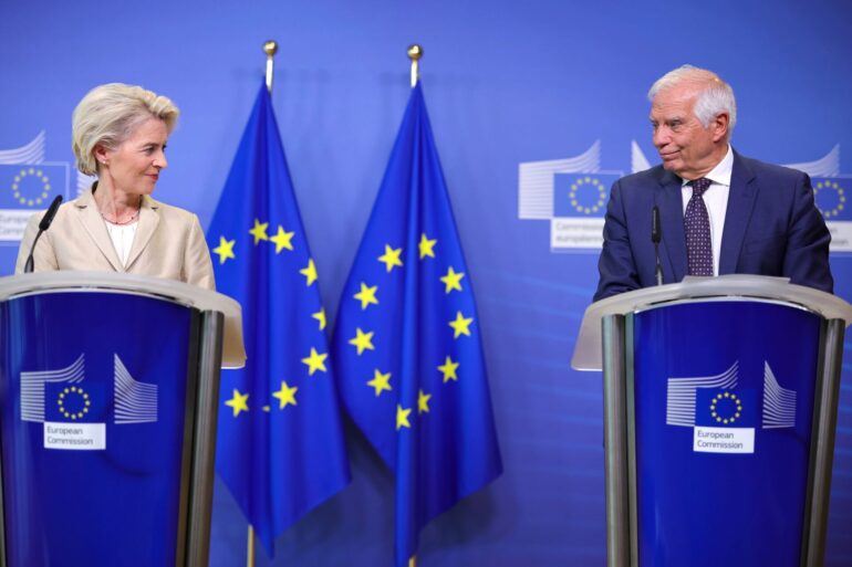 Freuen sich über die Nachrichten aus dem Nahen Osten: Ursula von der Leyen und Josep Borrell. (Archivbild)