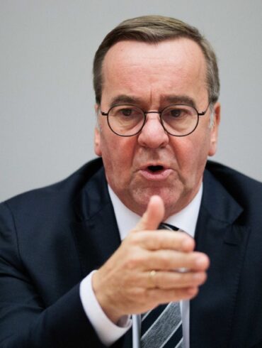 Der Verteidigungsminister verweist auf die veränderte Sicherheitslage.