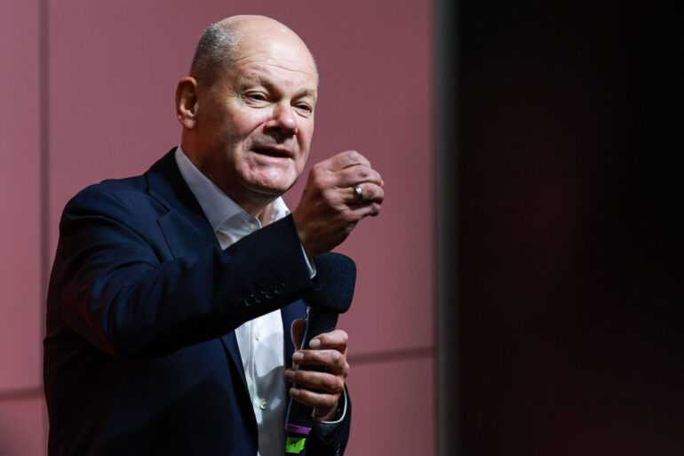 Die Ausgangslage ist schwierig, Kanzler Scholz setzt sich trotzdem zum Ziel, die SPD bei der Neuwahl des Bundestags wieder zur stärksten Kraft zu machen.