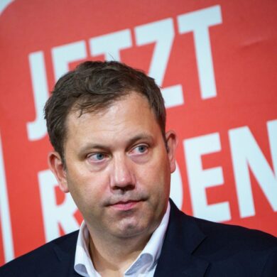 SPD-Chef Klingbeil äußert sich erstmals nach dem Verzicht von Verteidigungsminister Pistorius auf die Kanzlerkandidatur.