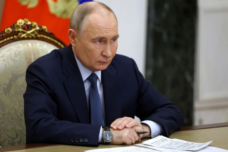 Putin fordert bei der Rede vor Militärs und Beamten des Rüstungskomplexes die Serienproduktion der neuen Rakete.