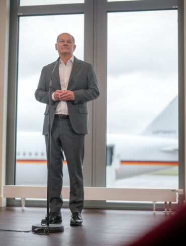Bundeskanzler Olaf Scholz (SPD) äußert sich vor der Abreise zum G20-Gipfel nach Rio auch zur K-Frage in der SPD.