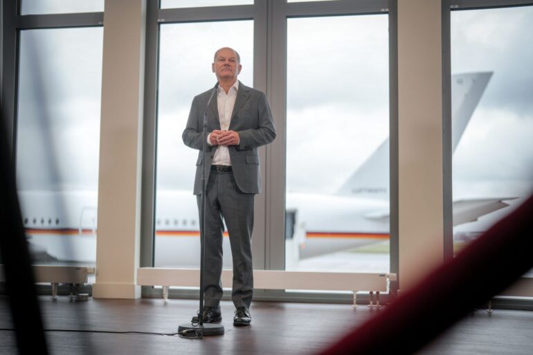 Bundeskanzler Olaf Scholz (SPD) äußert sich vor der Abreise zum G20-Gipfel nach Rio auch zur K-Frage in der SPD.