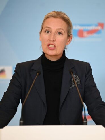 Die AfD wird aktuell als rechtsextremistischer Verdachtsfall vom Verfassungsschutz beobachtet. Alice Weidel will die Partei als Kanzlerkandidatin in den Bundestagswahlkampf führen. (Archivfoto)